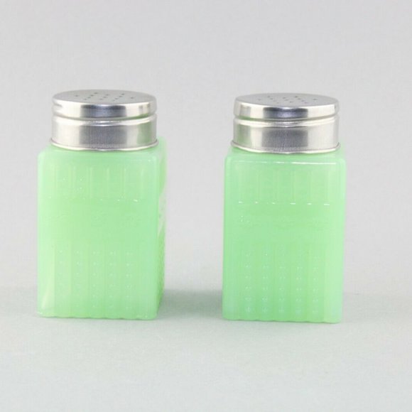 Jadeite Glass Collection Salt & Pepper Shaker Set - Picture 1 of 10